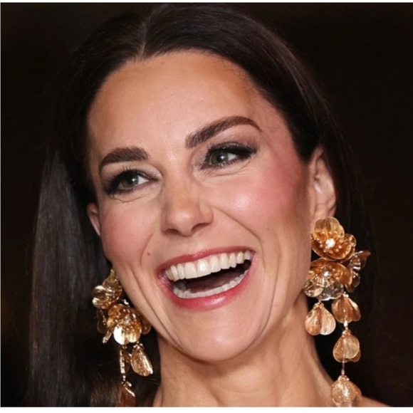 Zara Kate Middleton famous Gold Floral Statement Earrings - Picture 1 of 8